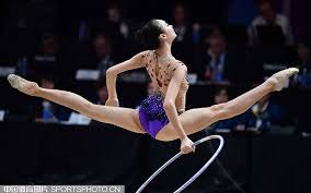 王建民在 2006 年季后赛首战先发即夺胜，成为首位在季后赛胜投的台湾投手